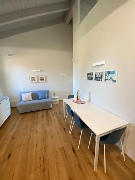 Ferienwohnung Alma I Luoghi Dell Anima Diano dʼAlba Exterior foto