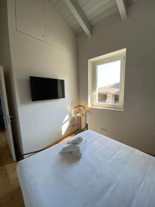 Ferienwohnung Alma I Luoghi Dell Anima Diano dʼAlba Exterior foto