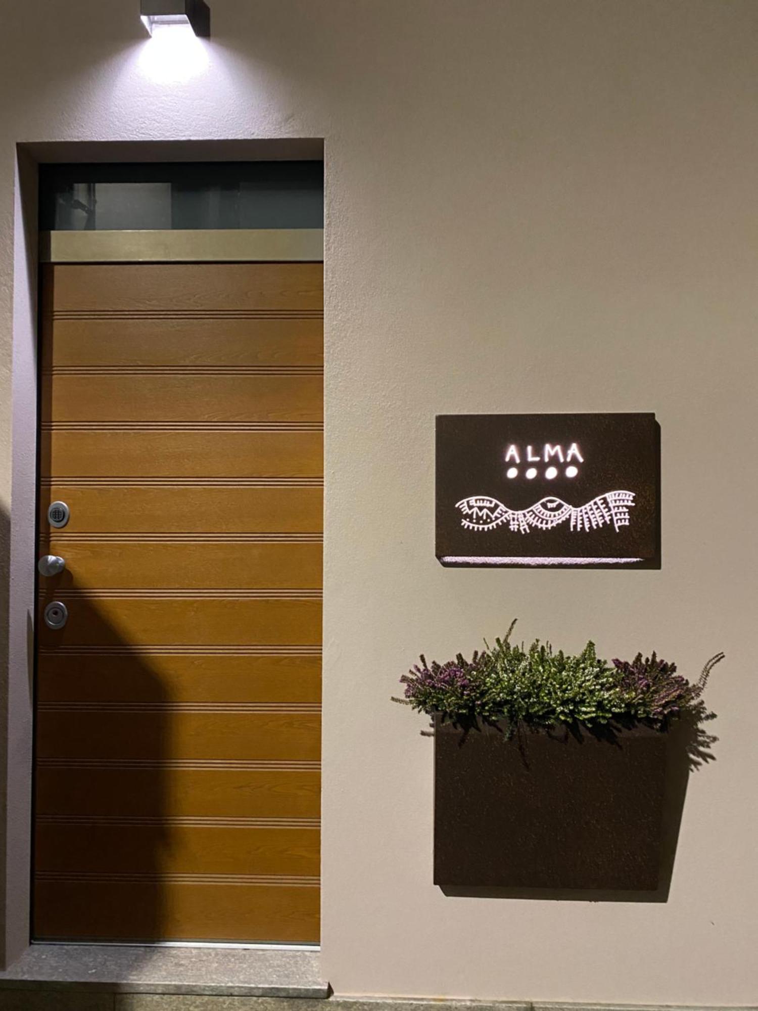 Ferienwohnung Alma I Luoghi Dell Anima Diano dʼAlba Exterior foto